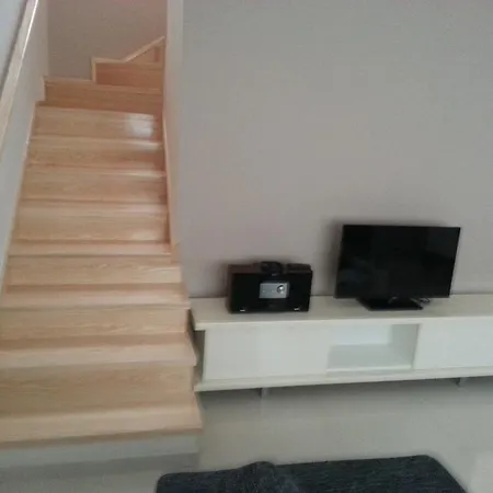 4 Bedroom With 3 Bathrooms&private Parking - Orange Appartement *