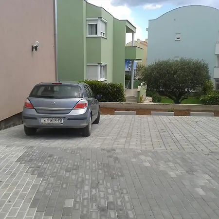 4 Bedroom With 3 Bathrooms And Private Parking - Orange