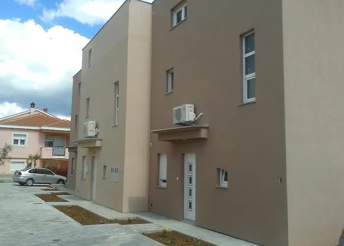 4 Bedroom With 3 Bathrooms And Private Parking - Orange Zadar