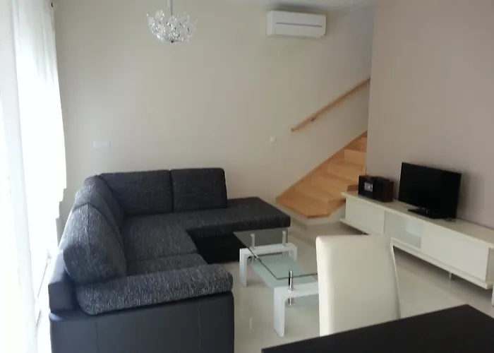 4 Bedroom With 3 Bathrooms And Private Parking - Orange Zadar